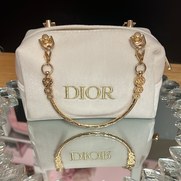 ⭐️Dior  Pouch with Double Zipper and Gold Handles Attached - Picture 11 of 11